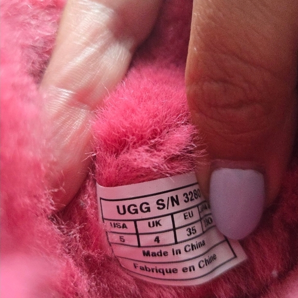 UGG Fuchsia Boots with Bows Kids Size 5/ Womens's 7 - Picture 3 of 10
